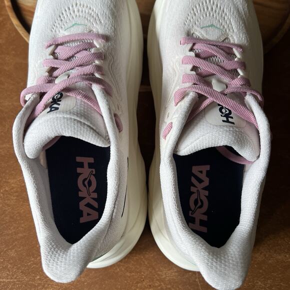 HOKA ARAHI 8 Women's Cream and Pink Running Shoes - Picture 5 of 16